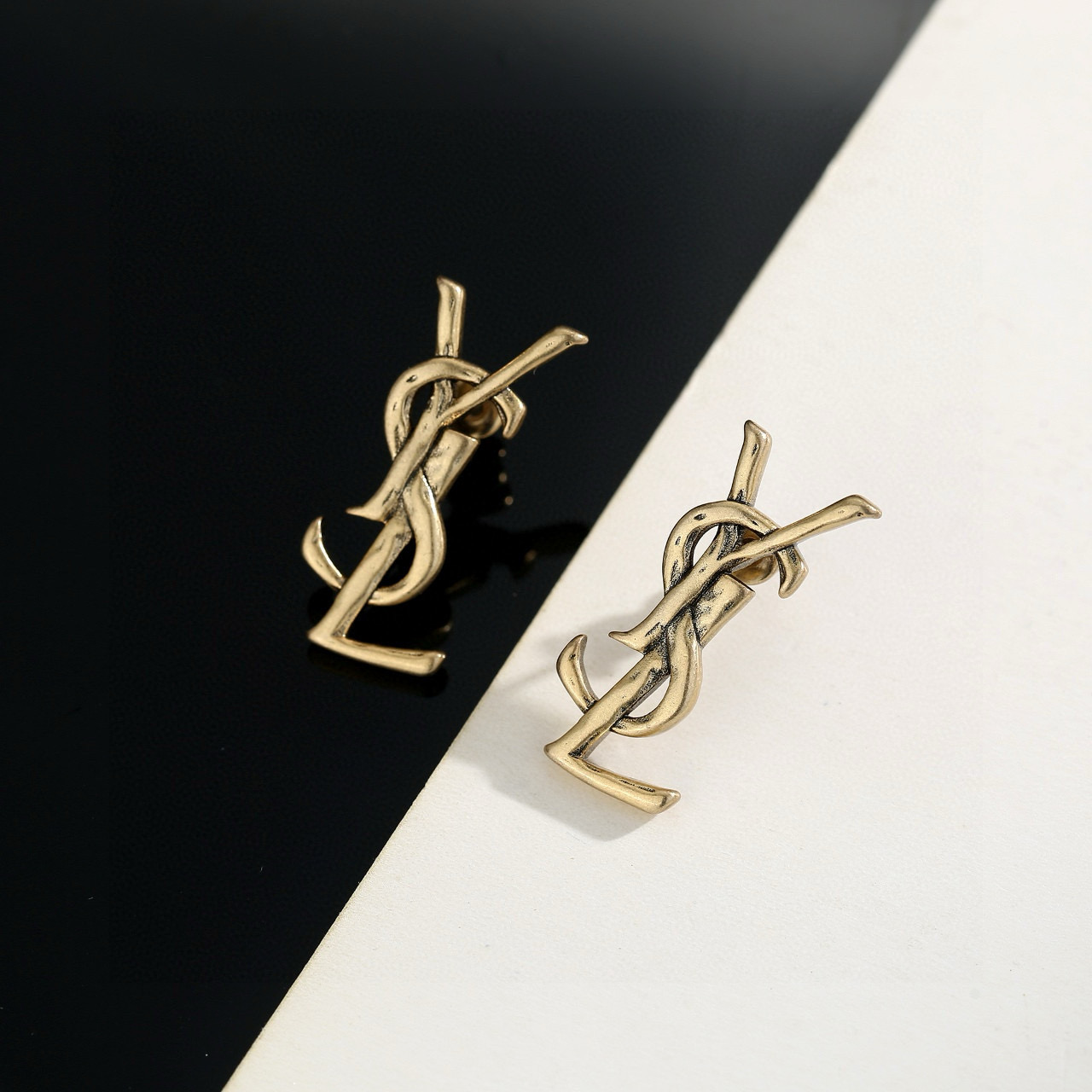 Saint Laurent Cassandre Monogram earrings antique gold metal 2cm length