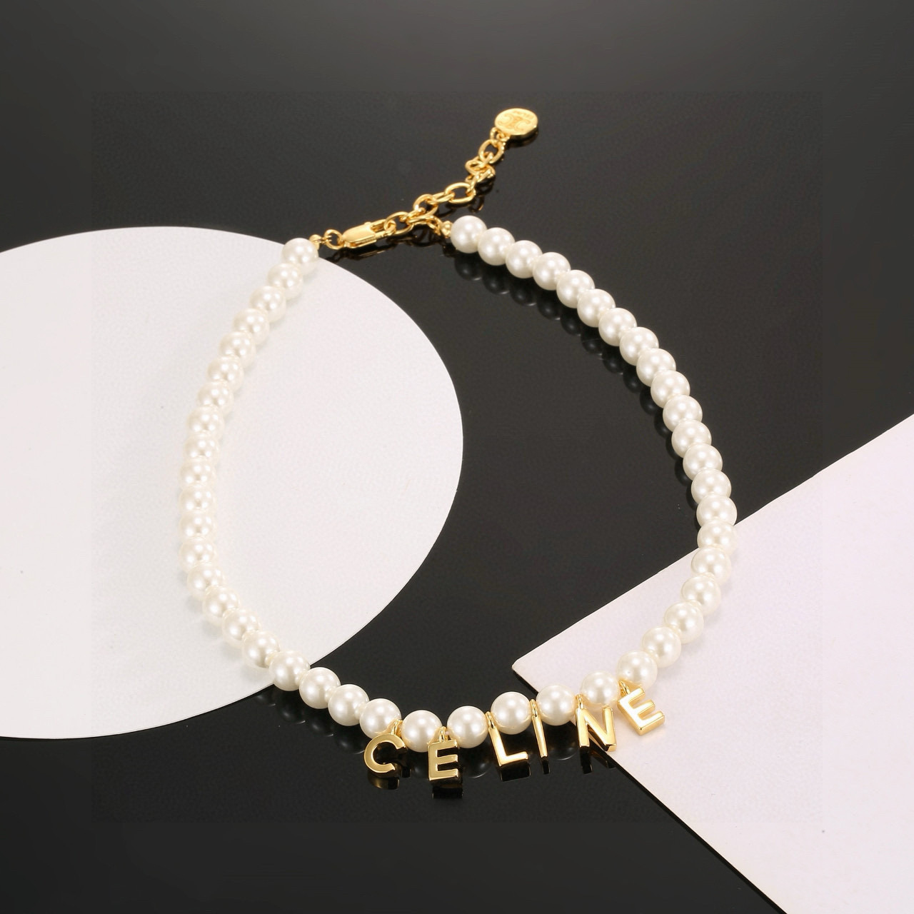Collier ras de cou Celine Logo Letter Pearl Métal doré perle d'imitation blanche 40 cm avec chaîne d'extension de 5 cm