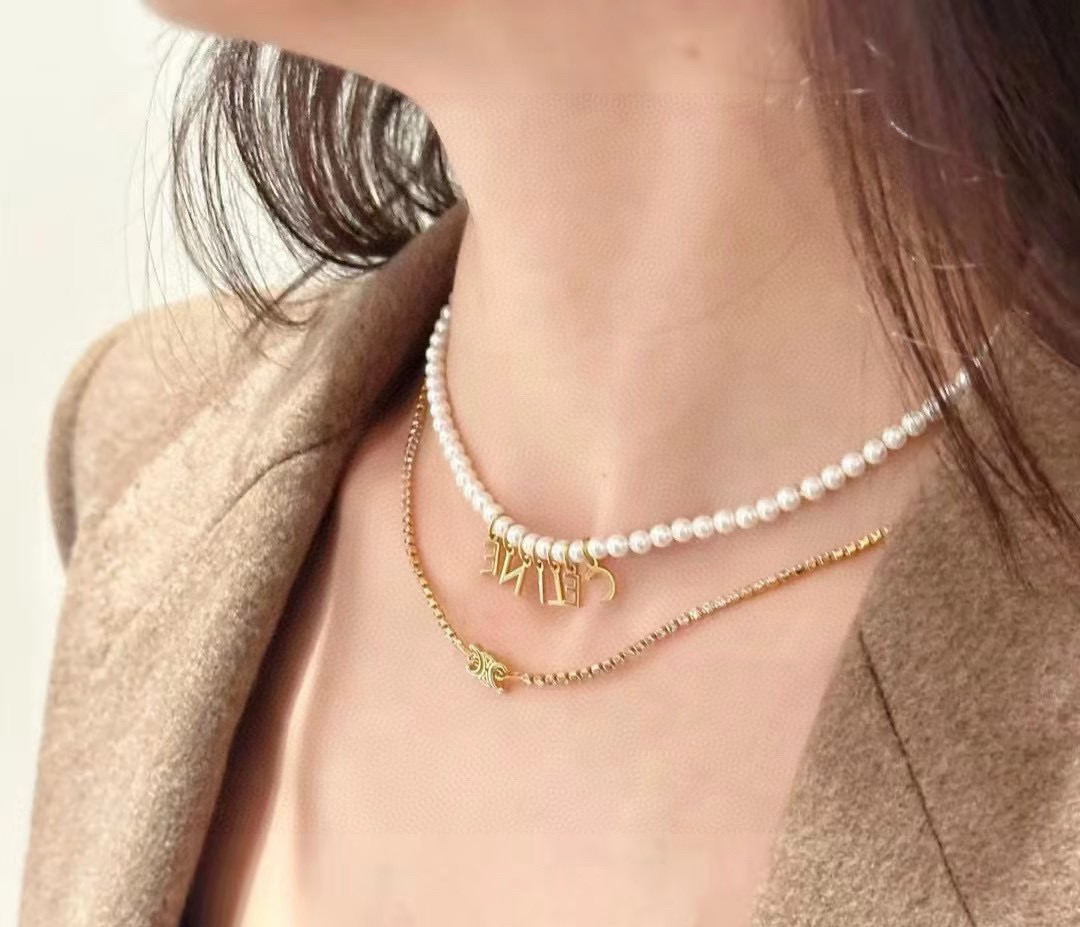 Collier ras de cou Celine Logo Letter Pearl Métal doré perle d'imitation blanche 40 cm avec chaîne d'extension de 5 cm