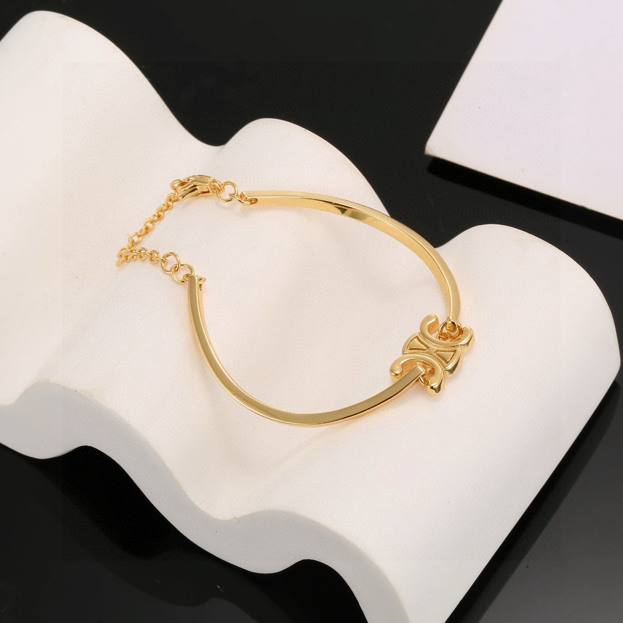 Celine Triomphe bracelet gold tone metal 17cm