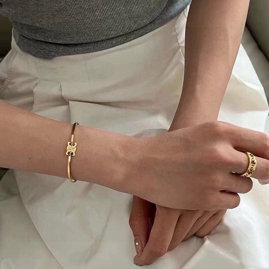Celine Triomphe bracelet gold tone metal 17cm