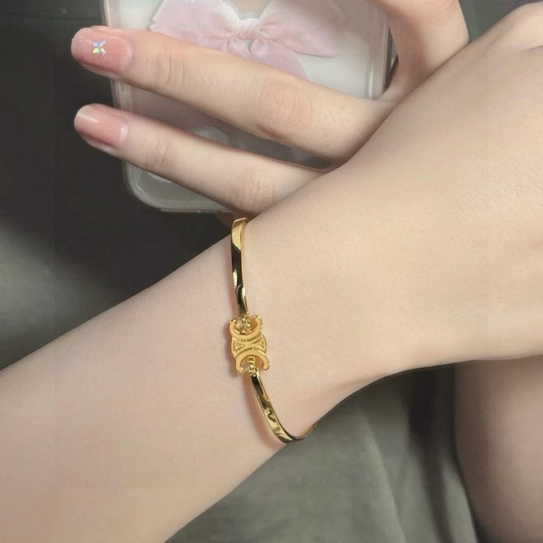 Celine Triomphe bracelet gold tone metal 17cm