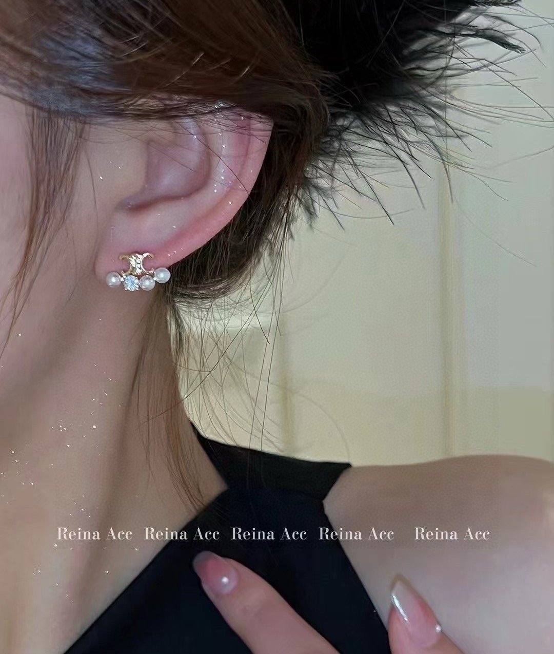 Celine Triomphe Pearl Crystal Stud Earrings earrings Gold-tone metal white pearls clear crystal One Size 1cm width per