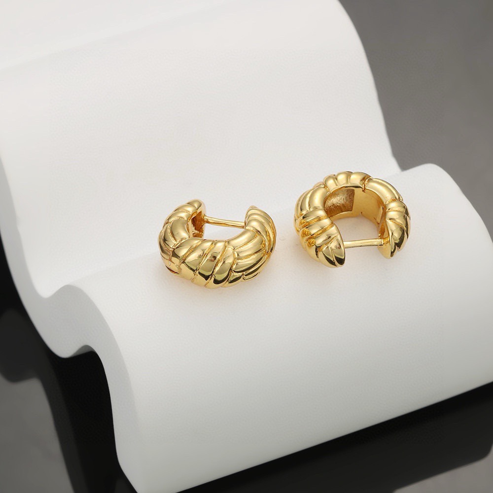 Celine Textured Chunky Hoop earrings gold-tone metal 1 5cm diameter