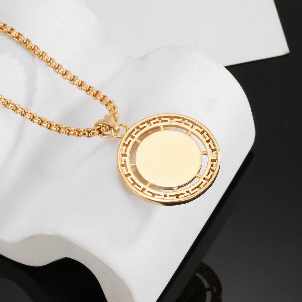 Luxury necklace