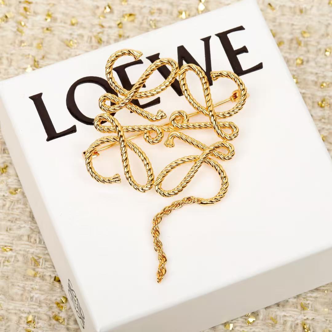 Loewe Anagram brooch Gold-tone twisted rope brass metal no gemstones One Size