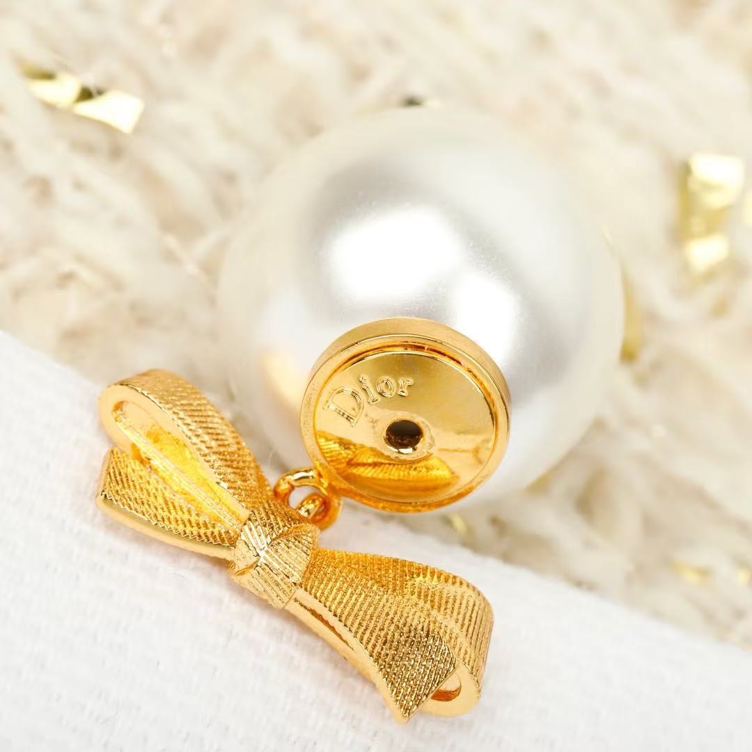 Dior Tribales earrings gold-tone metal with white resin pearls one size
