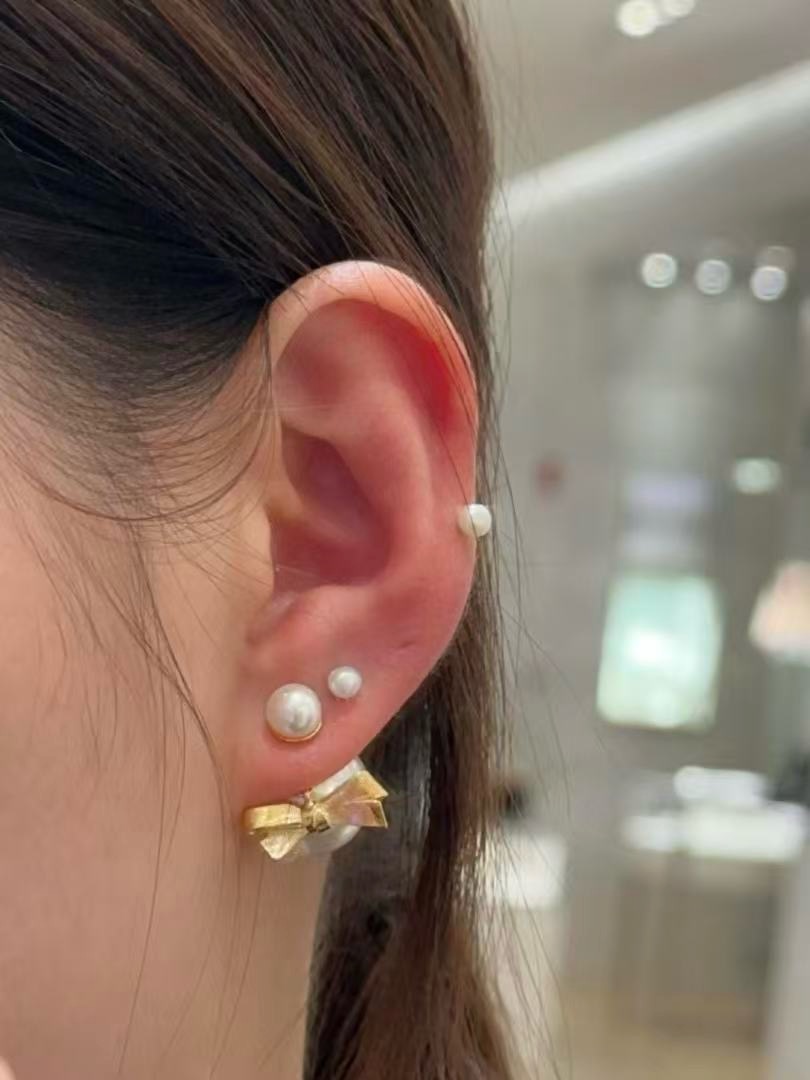 Dior Tribales earrings gold-tone metal with white resin pearls one size