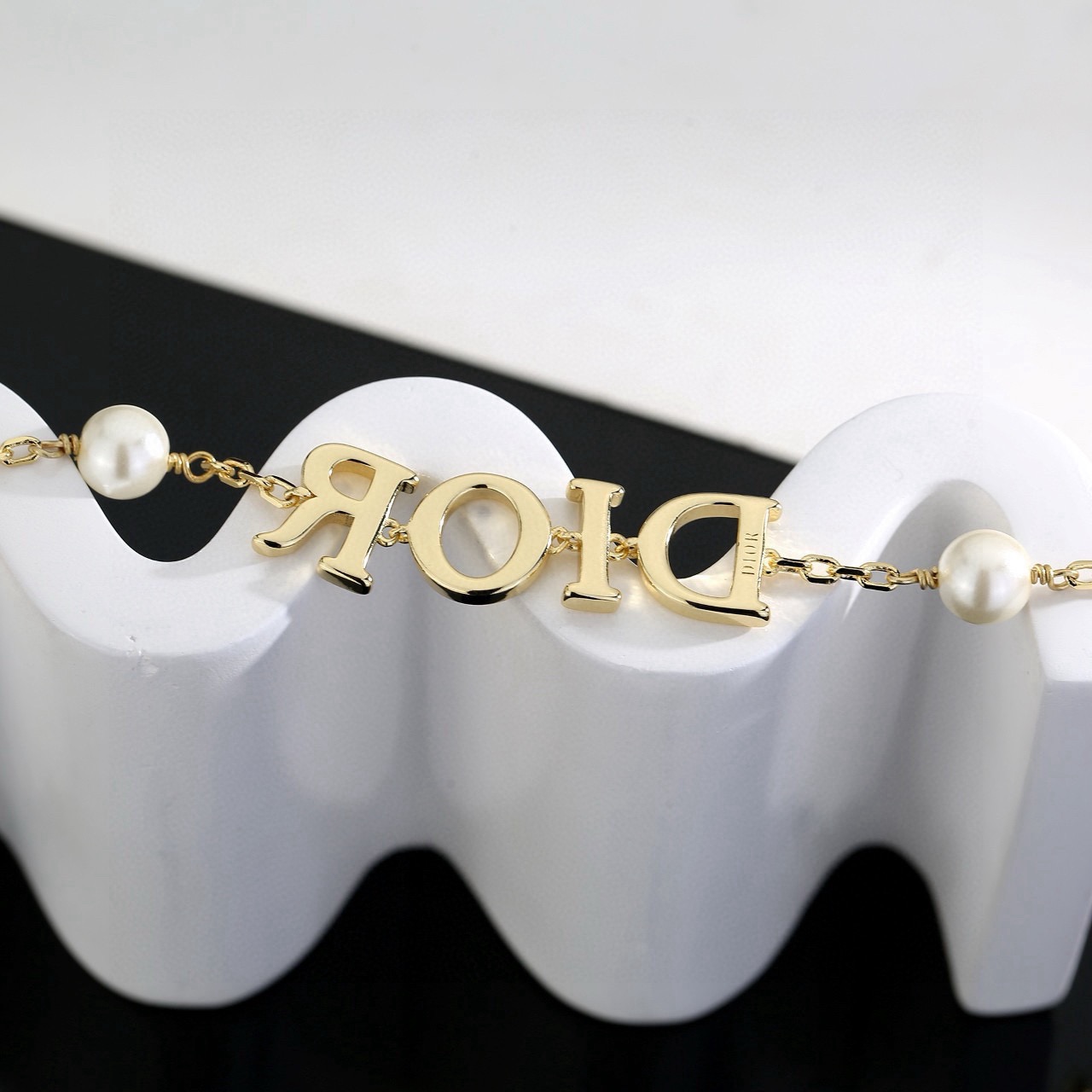 Dior Diorcd bracelet gold-tone metal with white faux pearls 18cm
