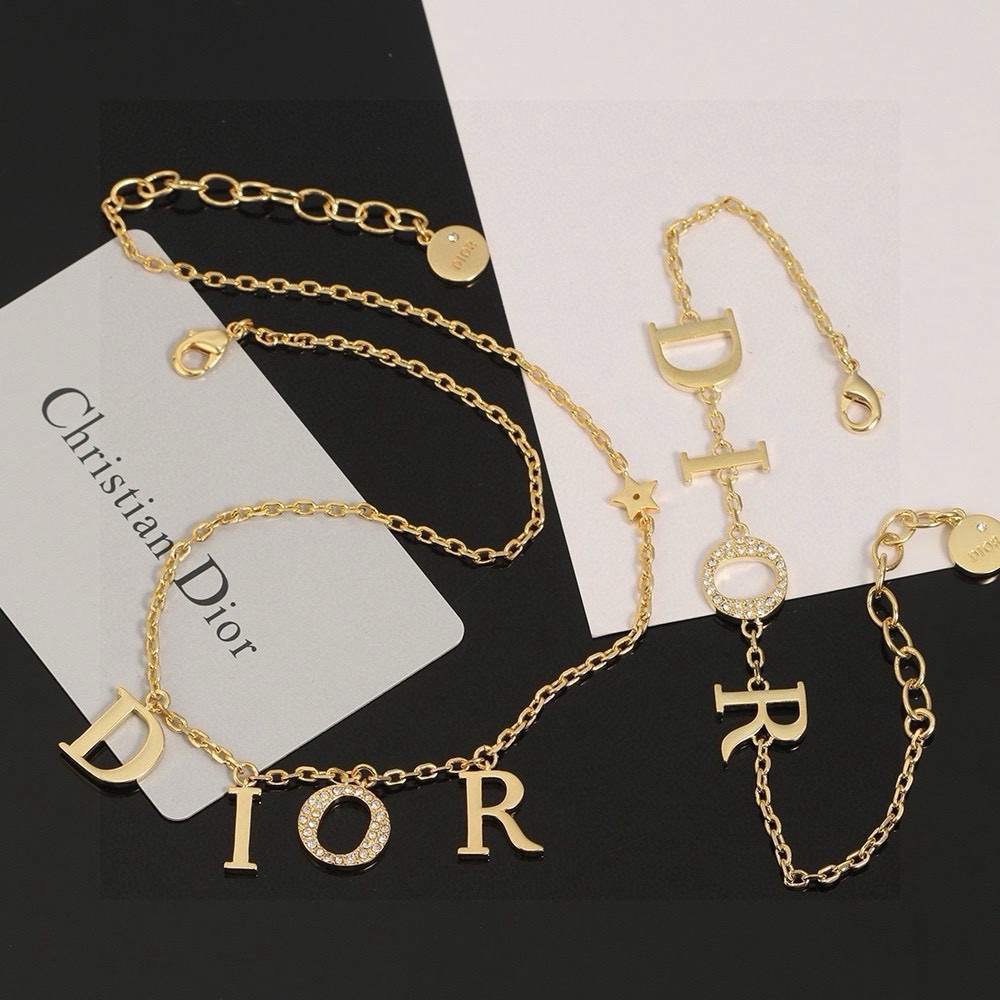 Dior JADIOR Dio r evolution Letter Charm necklace Gold-tone metal with clear crystal pave on the O letter charm 42cm with 5cm extender