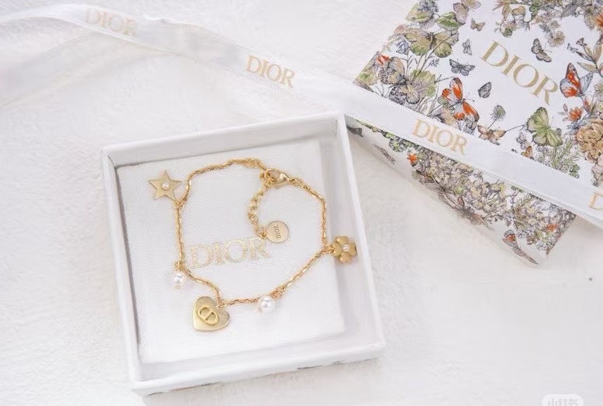 Dior CD Heart Star Pearl Charm Bracelet bracelet Gold-tone metal with white faux pearl accents 17cm