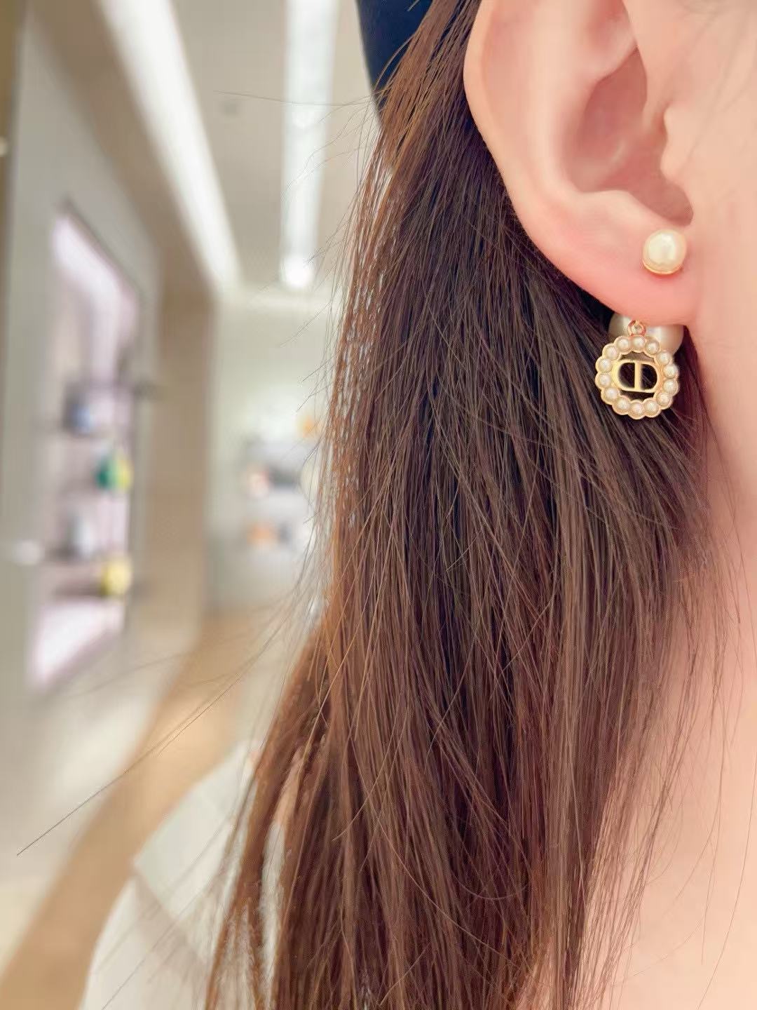 Dior Tribales earrings Gold-tone metal with white pearls One Size