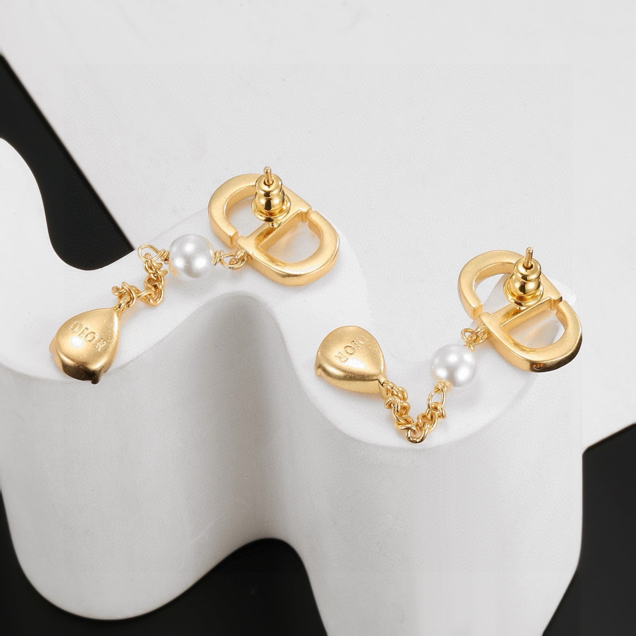 Dior Petit CD earrings Gold-tone metal with clear crystals white faux pearls and teardrop clear crystal drops One Size