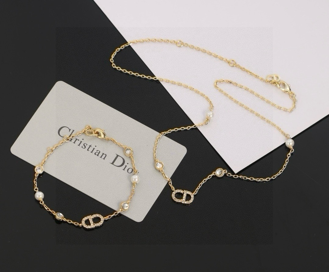 Dior CD Logo Pearl Crystal necklace gold-tone metal white pearl clear crystal 42cm