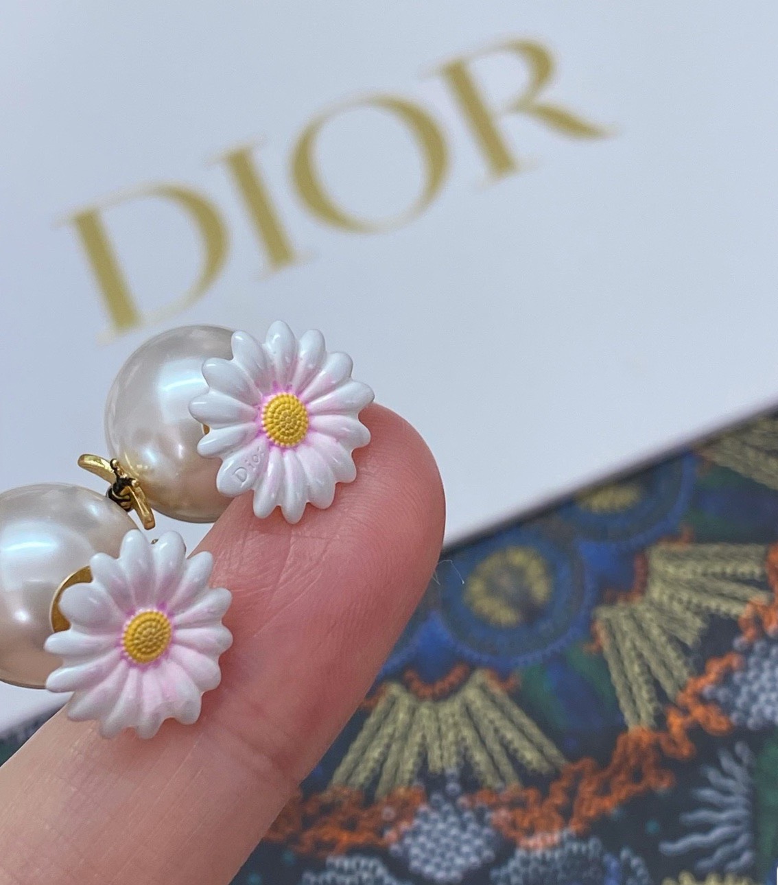 Dior Tribales Bee Daisy Pearl earrings gold-tone metal white resin pearl white daisy with yellow center black and gold enamel bee 1 2cm pearl diameter