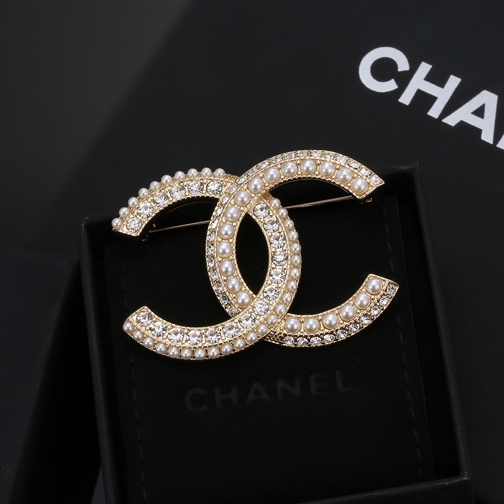 Chanel CC Logo Brooch brooch gold-tone metal white faux pearls clear crystals 3 5cm width
