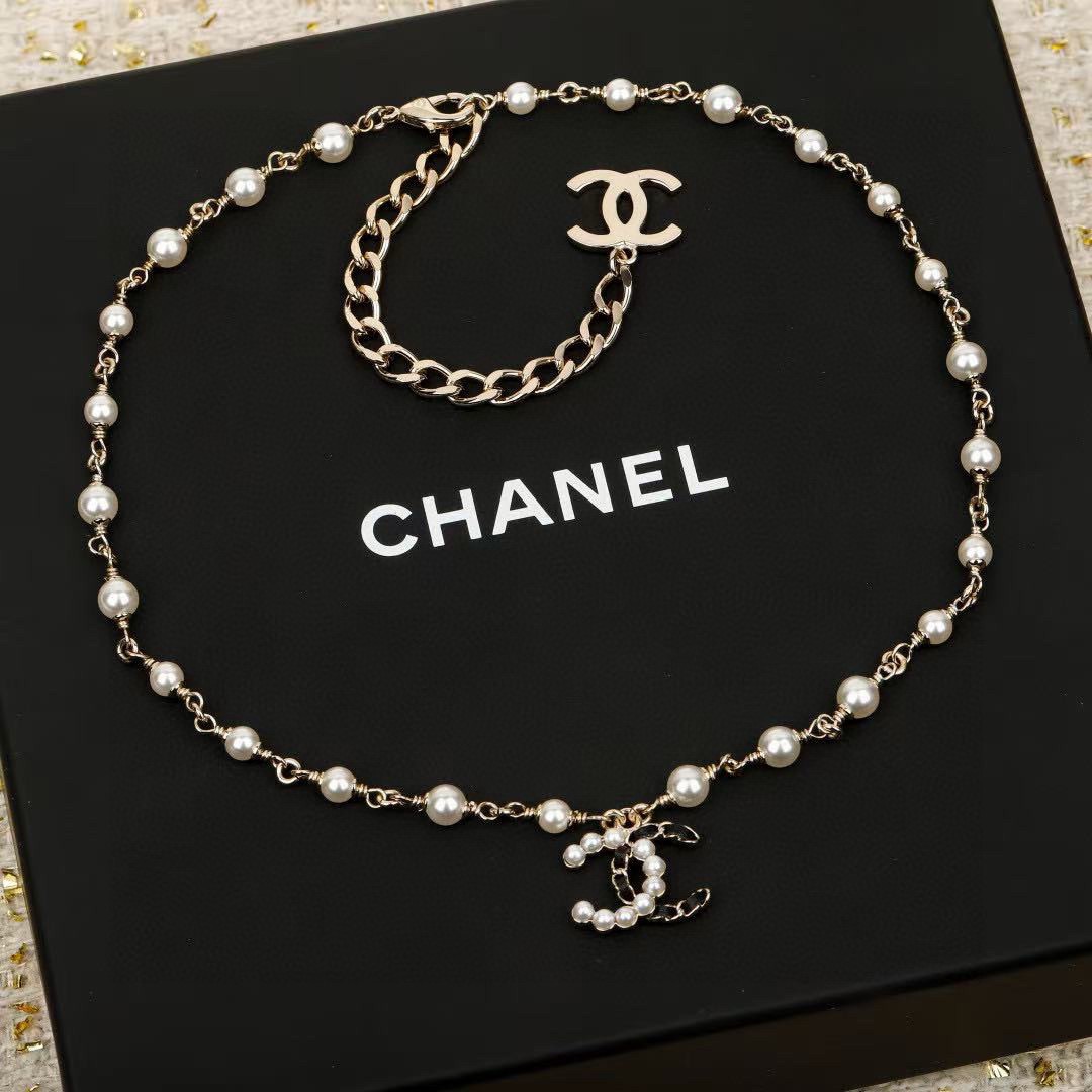 Chanel CC Pearl Chain Choker necklace Light gold-tone metal with white faux pearls 40cm with 5cm extender