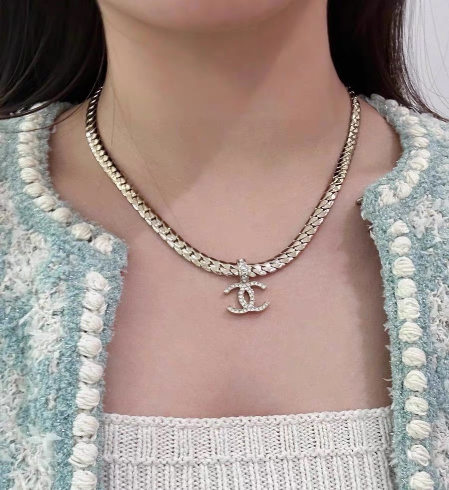 Chanel CC Logo Curb Chain Choker necklace light gold tone metal with clear crystal pave on CC pendant 40cm with 5cm extender