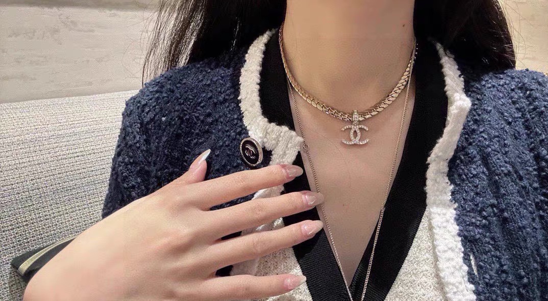 Chanel CC Logo Curb Chain Choker necklace light gold tone metal with clear crystal pave on CC pendant 40cm with 5cm extender