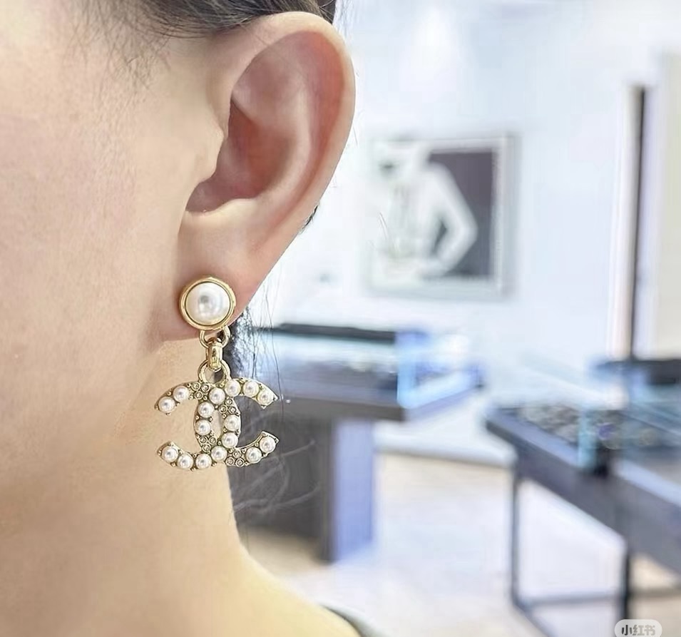 Chanel CC Pearl Crystal Drop Earrings earrings gold-tone metal cream faux pearl clear crystal 3cm drop length