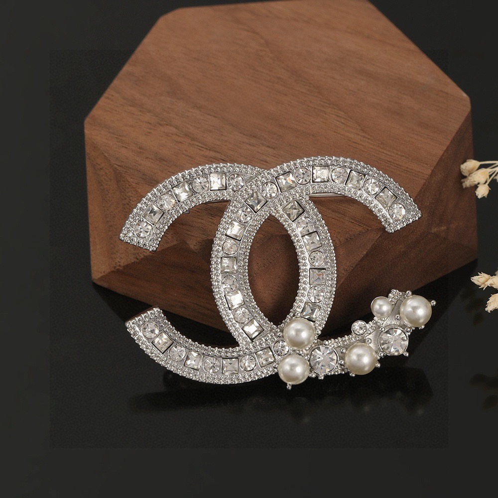 Chanel CC Logo Pearl Crystal Brooch brooch silver tone metal clear crystal white pearl 4 5cm width