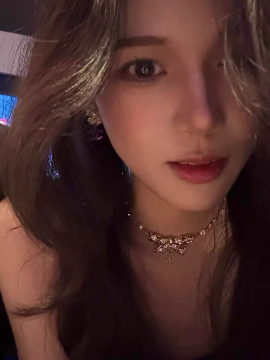 Chanel Crystal Bow CC Pearl Necklace necklace Light gold tone metal white faux pearls clear crystals 42cm with 5cm extender