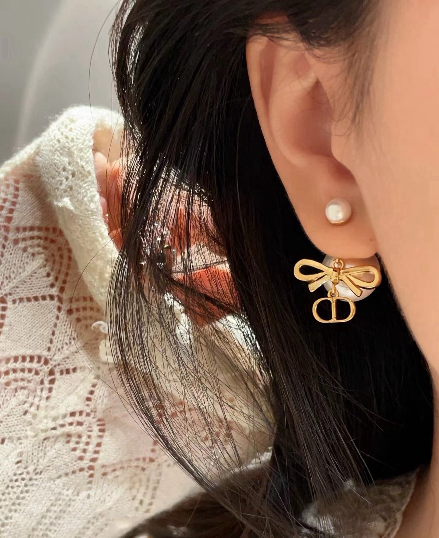 Dior Tribales earrings Gold-tone metal with white pearls One Size