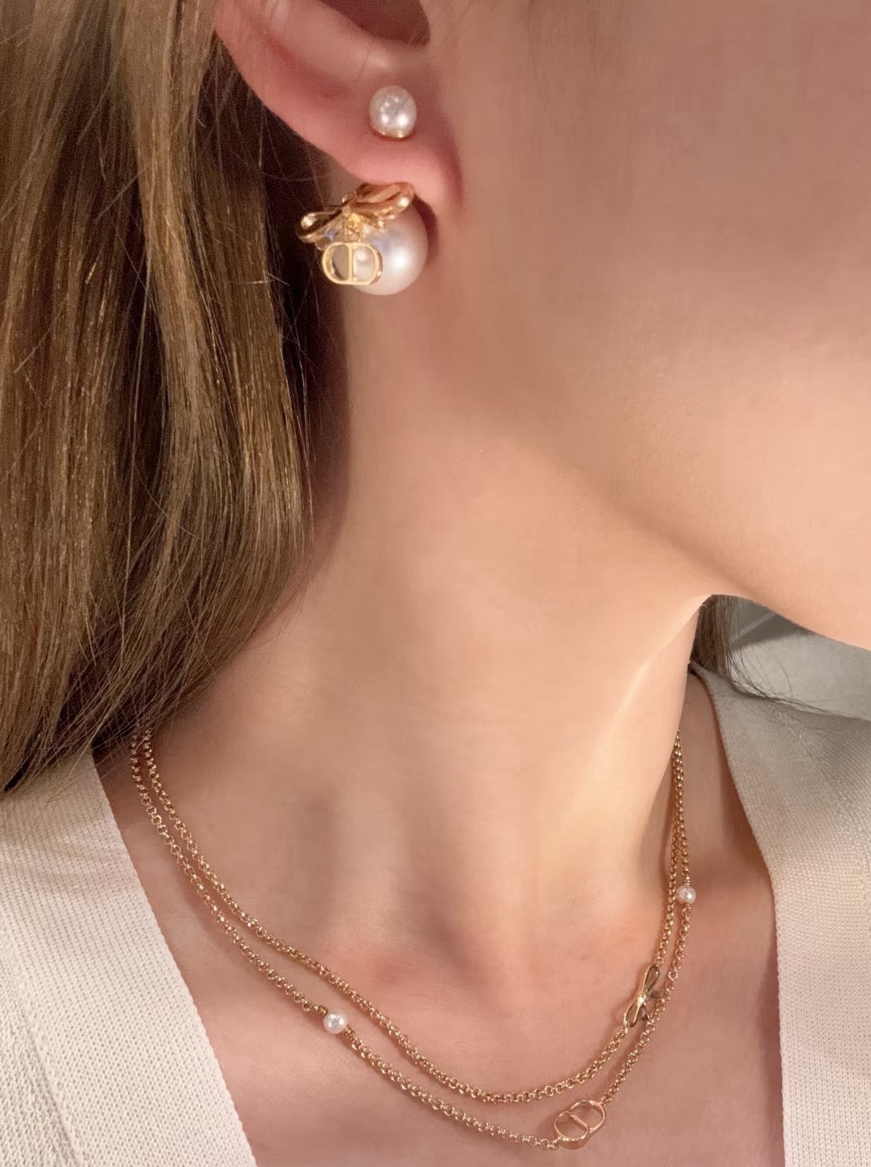 Dior Tribales earrings Gold-tone metal with white pearls One Size