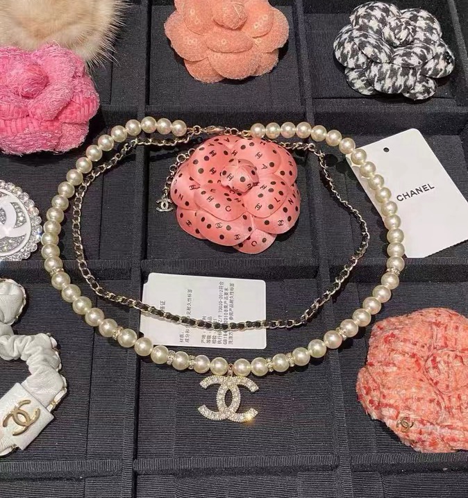 Chanel CC Crystal Pearl Leather Chain Layered Choker necklace Gold-tone metal cream faux pearl black leather clear crystal 40cm with 5cm extender