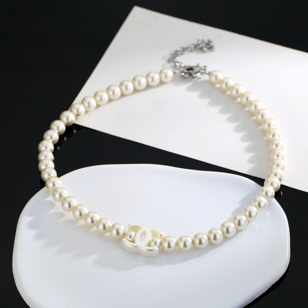 Chanel CC Logo Pearl Choker necklace Silver-tone metal cream white faux pearl white resin CC logo 40cm with 5cm extender chain