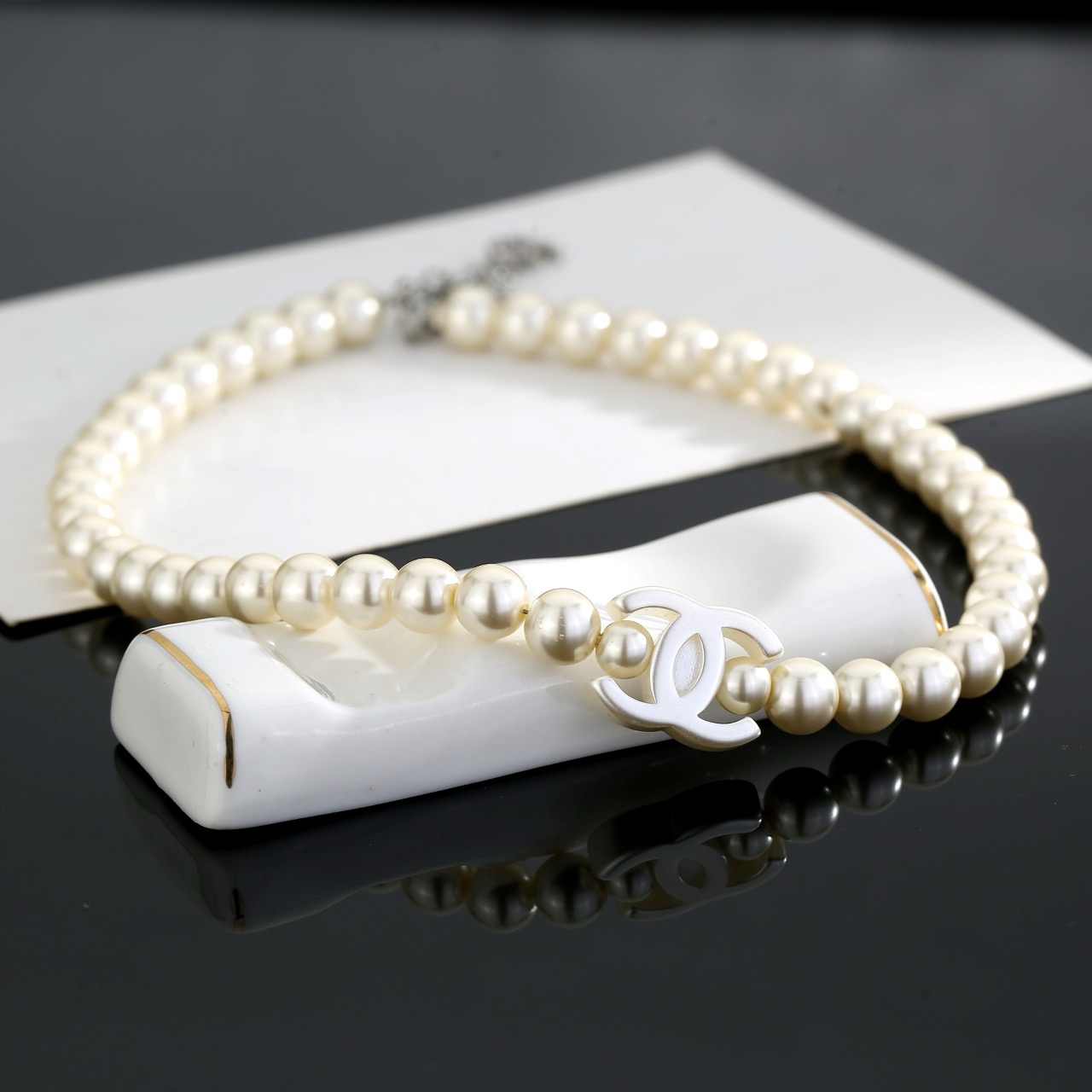 Chanel CC Logo Pearl Choker necklace Silver-tone metal cream white faux pearl white resin CC logo 40cm with 5cm extender chain