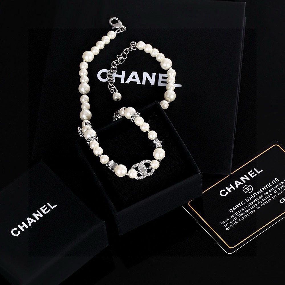 Chanel CC Logo Crystal Star Pearl Choker necklace Silver-tone metal white faux pearl clear crystal Adjustable 36-42cm