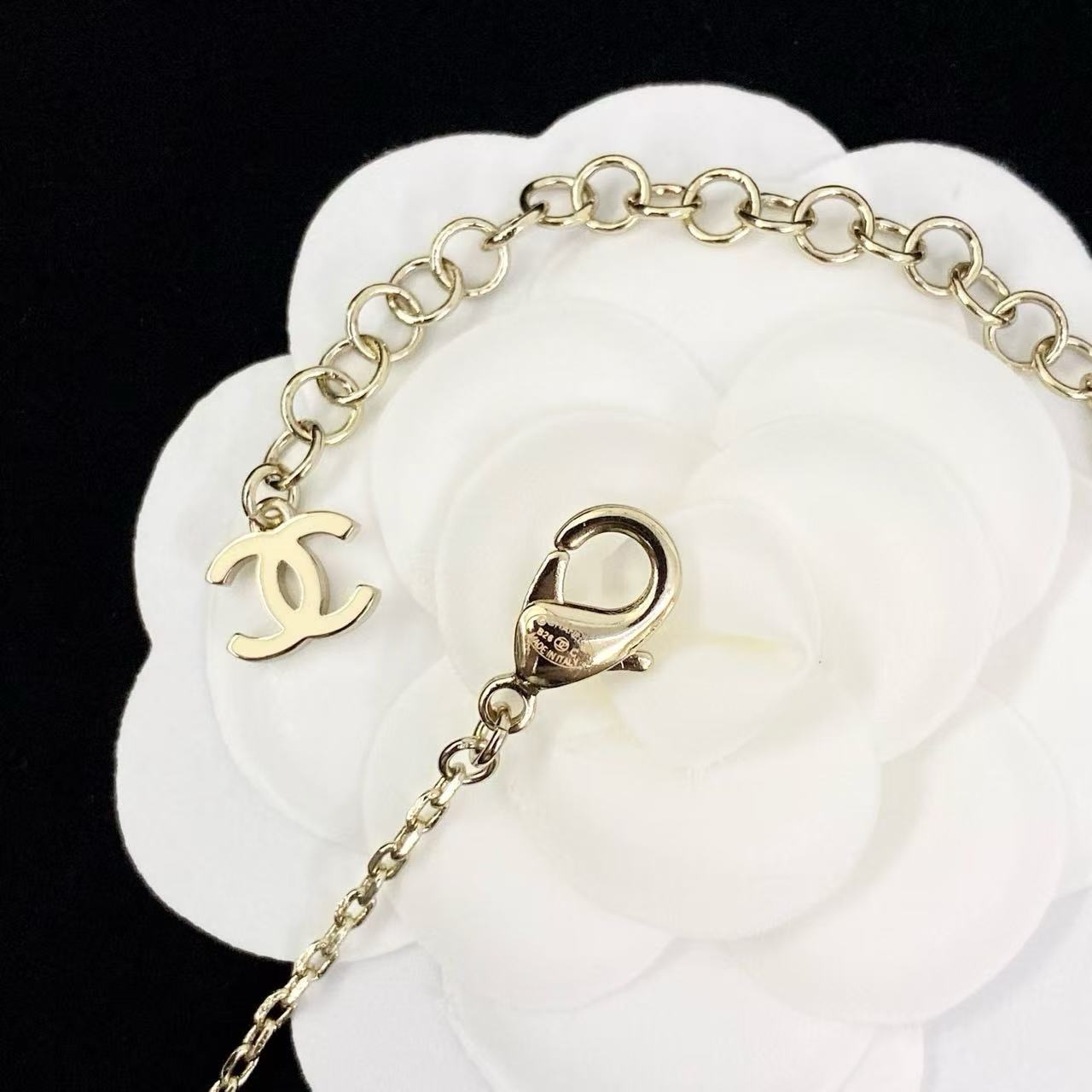 Chanel CC Clover Crystal Pearl Necklace necklace Light gold tone metal clear faceted crystal white faux pearl transparent resin bead 42cm with 5cm extender chain