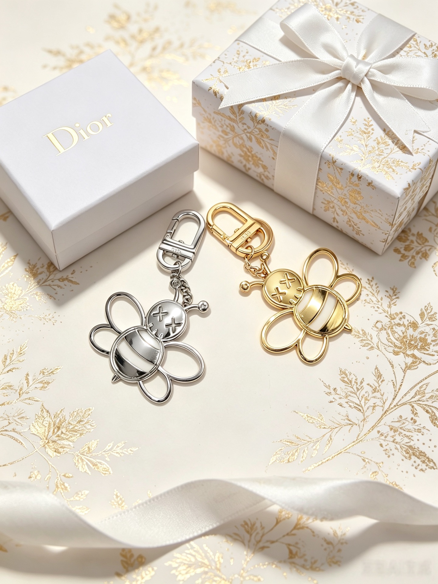 Dior Kaws Bee Charm pendant Silver-tone metal and Gold-tone metal no gemstones One Size
