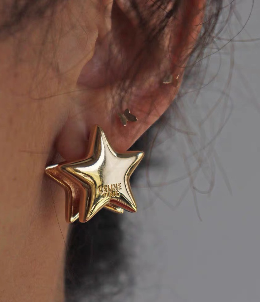 Celine PRECLOUS Star earrings gold tone metal 2cm diameter
