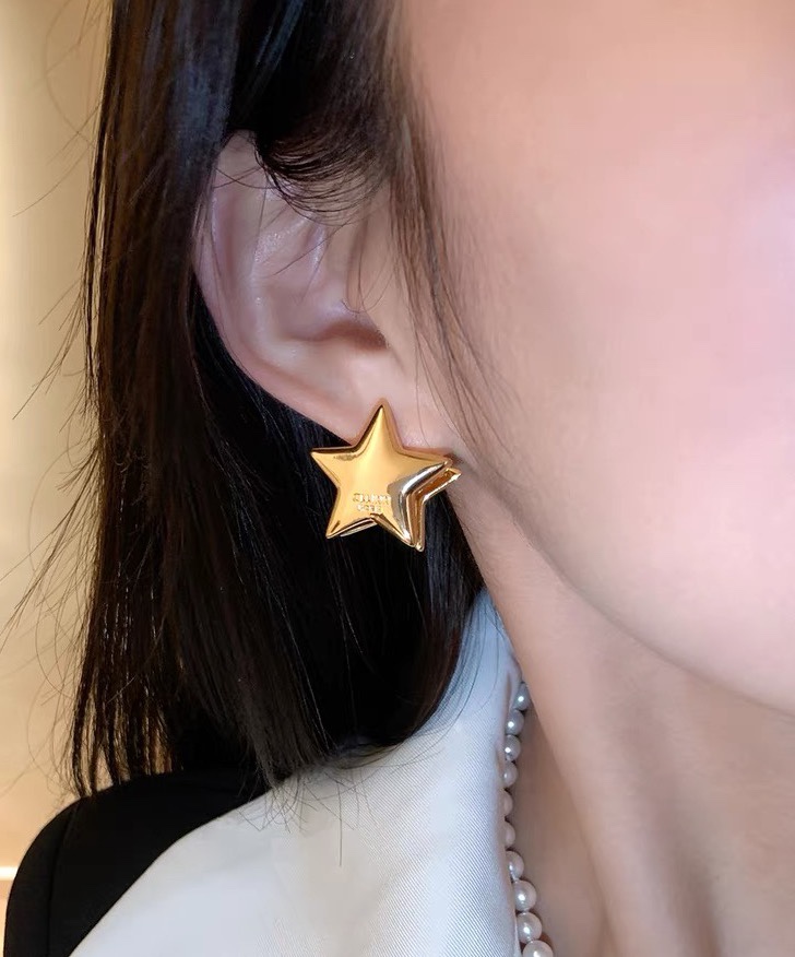 Celine PRECLOUS Star earrings gold tone metal 2cm diameter