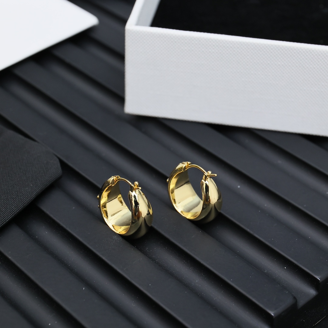 Celine Triomphe Arc de Triomphe earrings gold tone metal 2cm hoop diameter