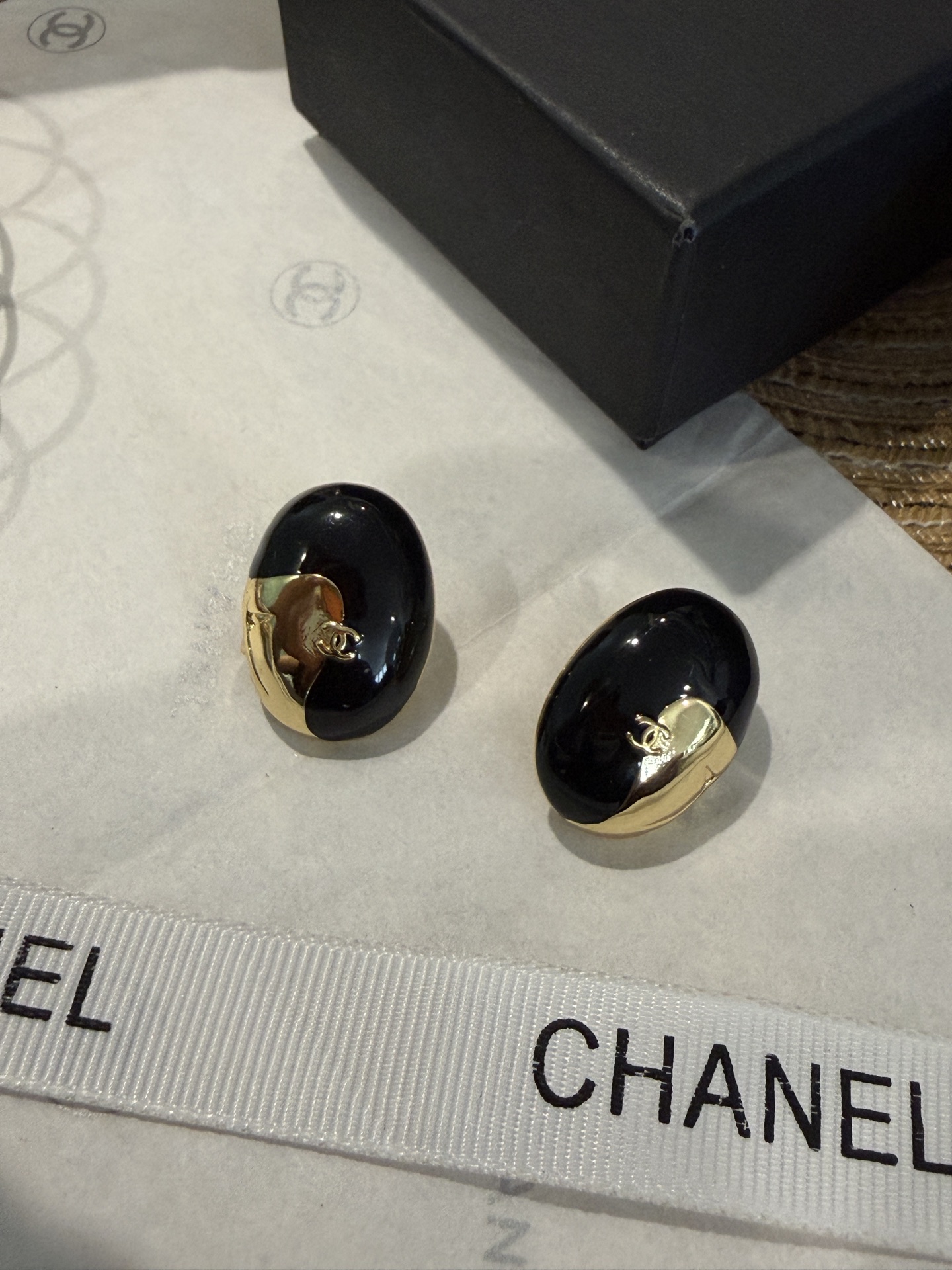 Chanel CC Logo Oval Resin Stud Earrings earrings Gold-tone metal with black resin 2 5cm length per earring