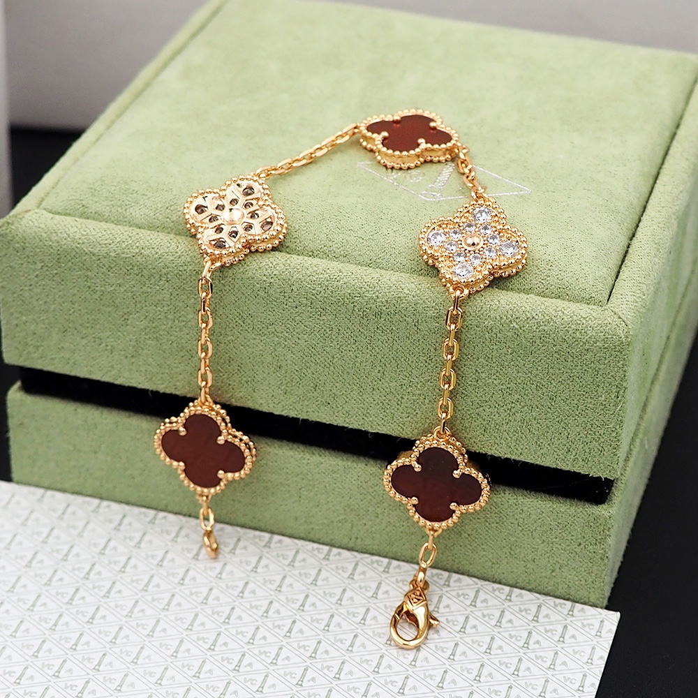 Van Cleef Arpels Vintage Alhambra bracelet Yellow gold carnelian red clear diamond 18cm