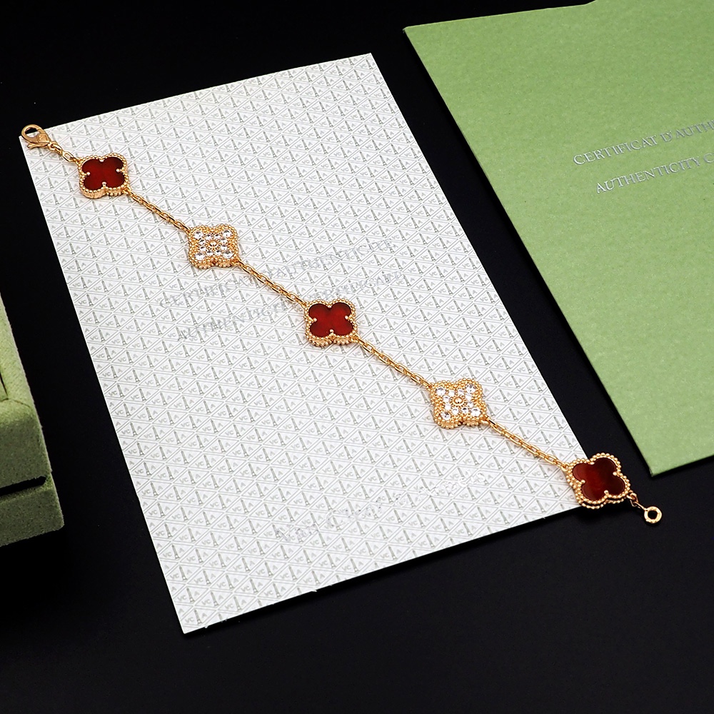 Van Cleef Arpels Vintage Alhambra bracelet Yellow gold carnelian red clear diamond 18cm