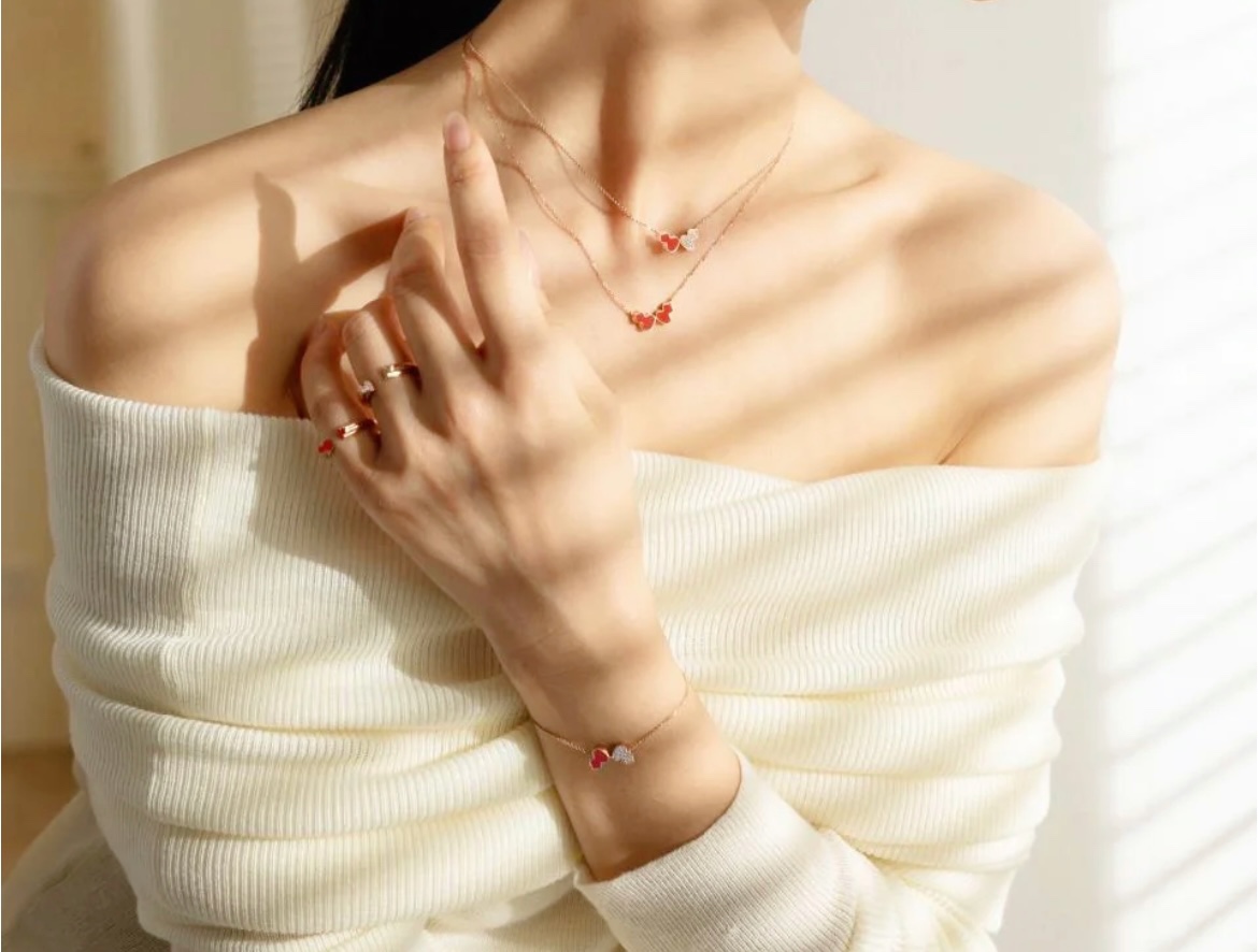 Qeelin Wulu necklace 18K rose gold with red enamel 40cm