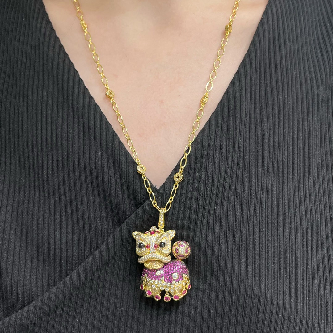Qeelin Xi Xi Lion Dance necklace 18K gold 18K white gold pave white diamonds pink sapphires black onyx purple gemstones 60cm
