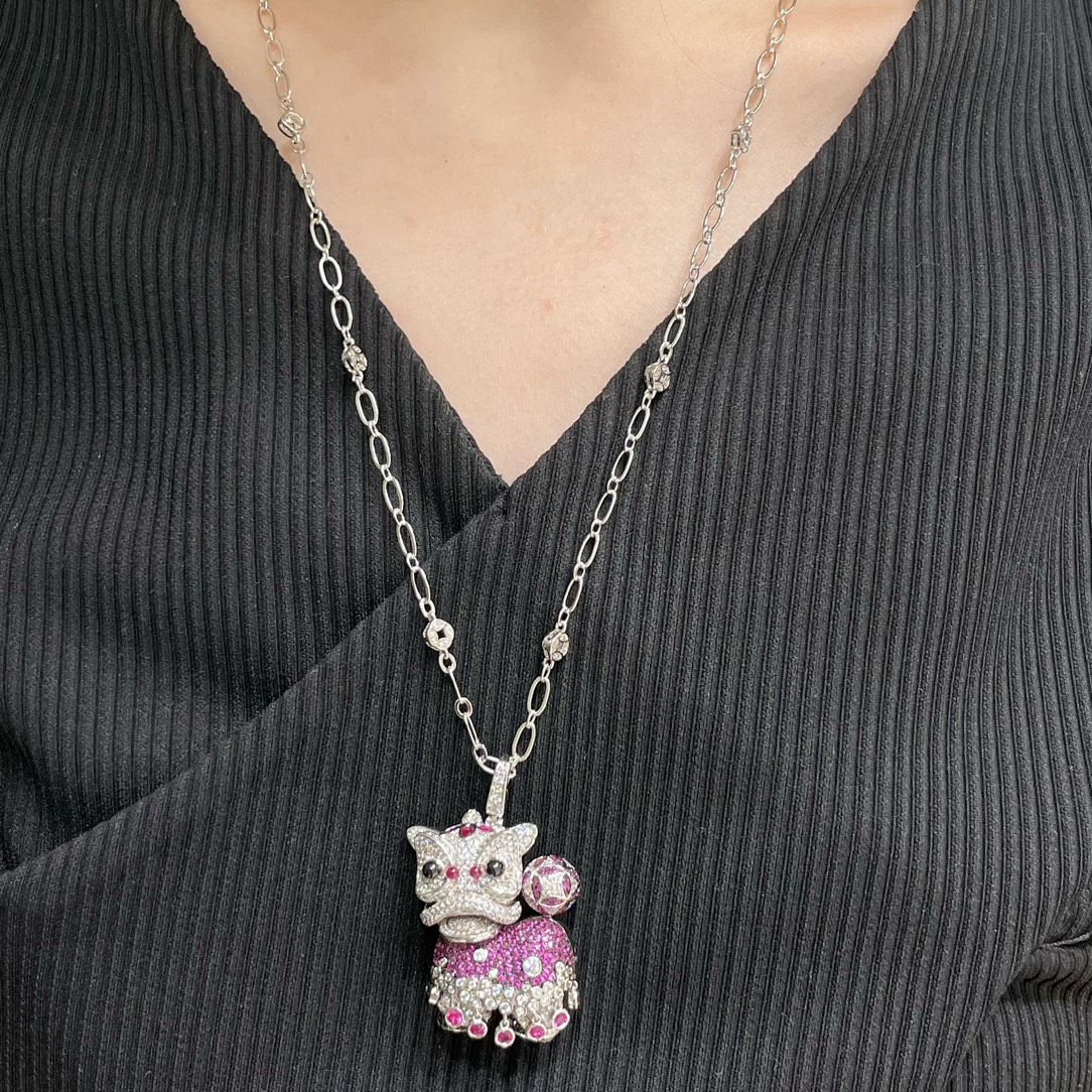 Qeelin Xi Xi Lion Dance necklace 18K gold 18K white gold pave white diamonds pink sapphires black onyx purple gemstones 60cm