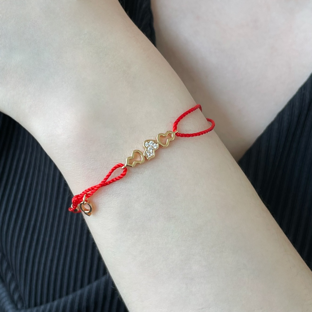 Qeelin Wuluwulu bracelet 18K rose gold red cord clear diamond pave adjustable sliding knot fits 15-19cm wrist