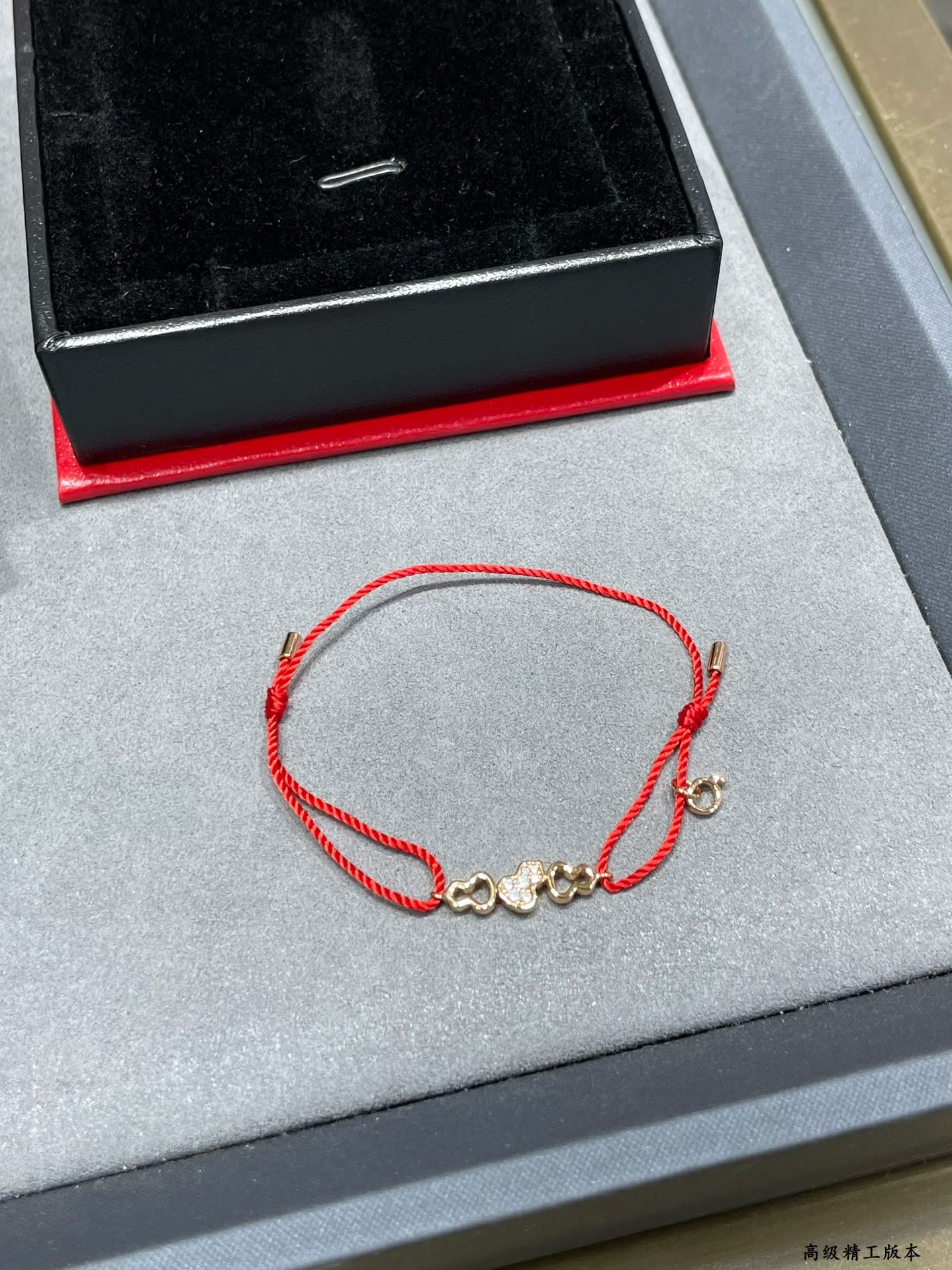 Qeelin Wuluwulu bracelet 18K rose gold red cord clear diamond pave adjustable sliding knot fits 15-19cm wrist