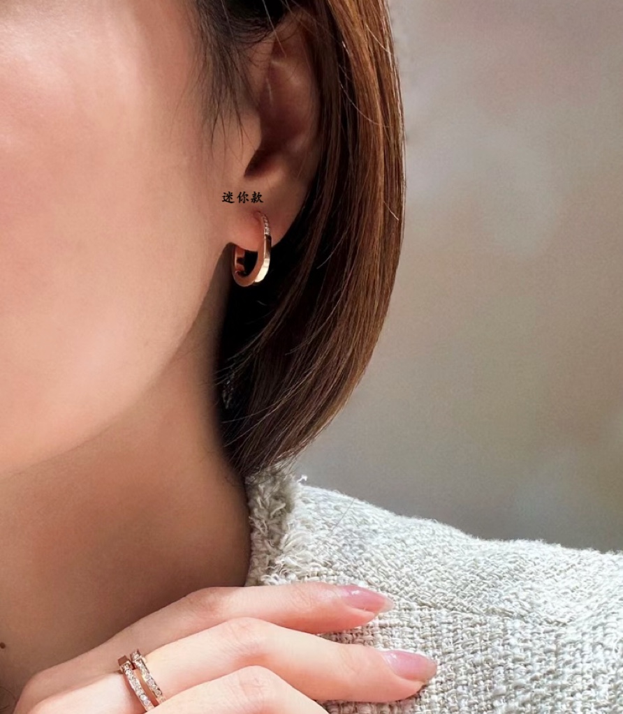 Tiffany Tiffany Lock Mini Hoop Earrings earrings 18k yellow gold 18k rose gold with clear diamond accents Mini 10mm outer diameter