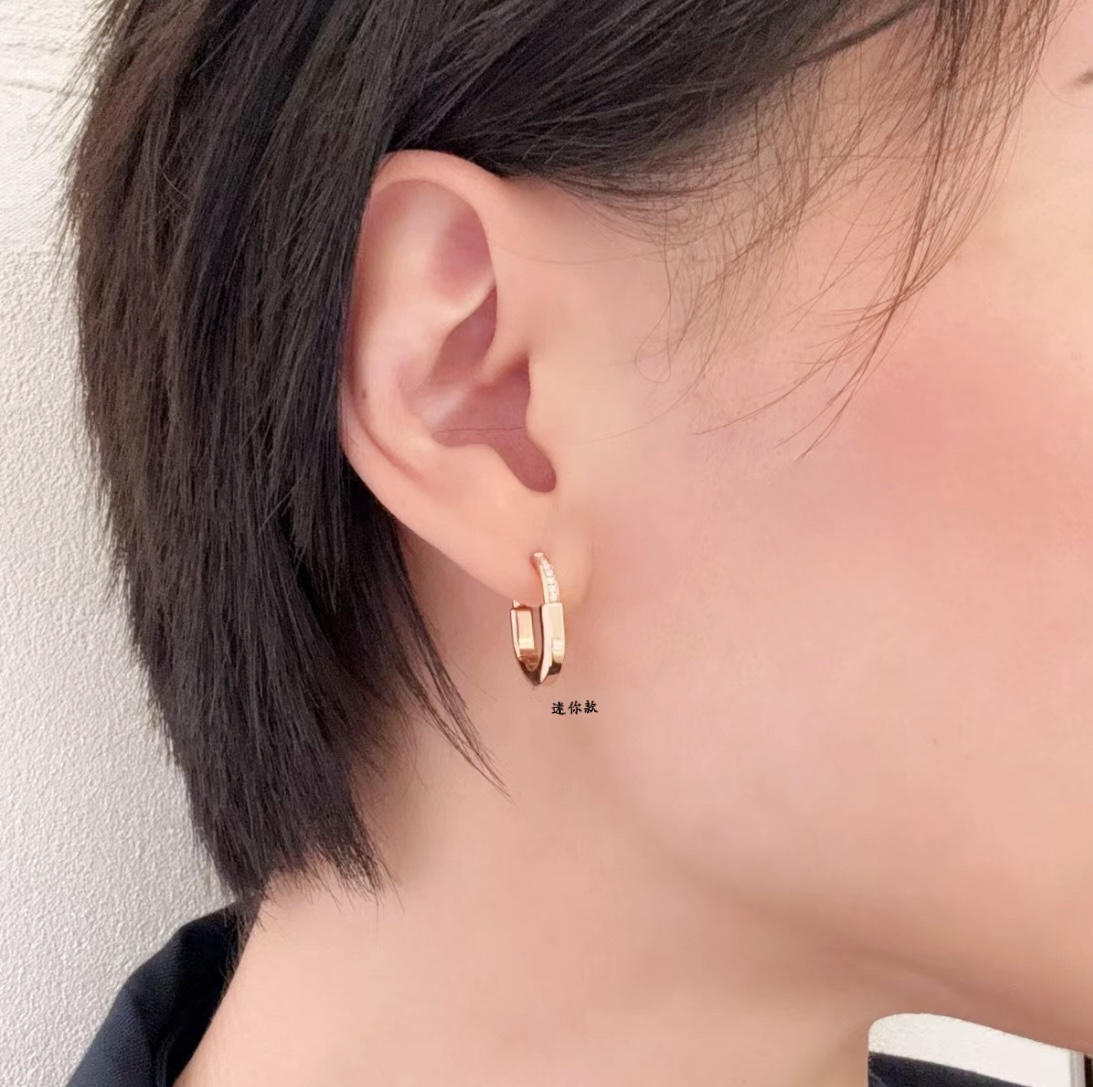 Tiffany Tiffany Lock Mini Hoop Earrings earrings 18k yellow gold 18k rose gold with clear diamond accents Mini 10mm outer diameter