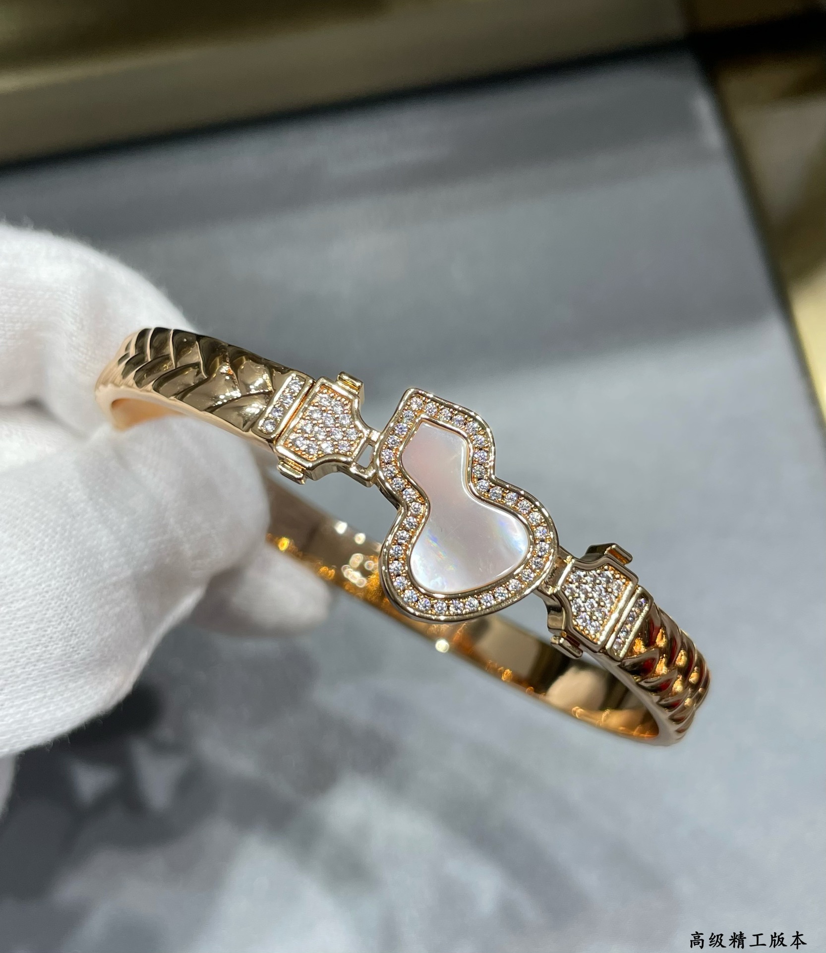 Qeelin Wulu bracelet Rose gold with white mother-of-pearl red carnelian and clear diamond accents 17cm