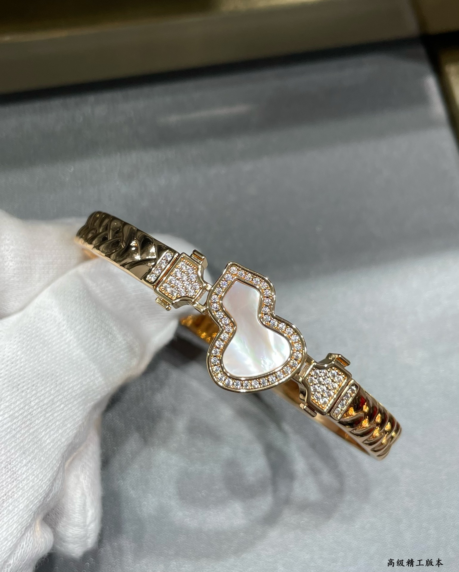 Qeelin Wulu bracelet Rose gold with white mother-of-pearl red carnelian and clear diamond accents 17cm