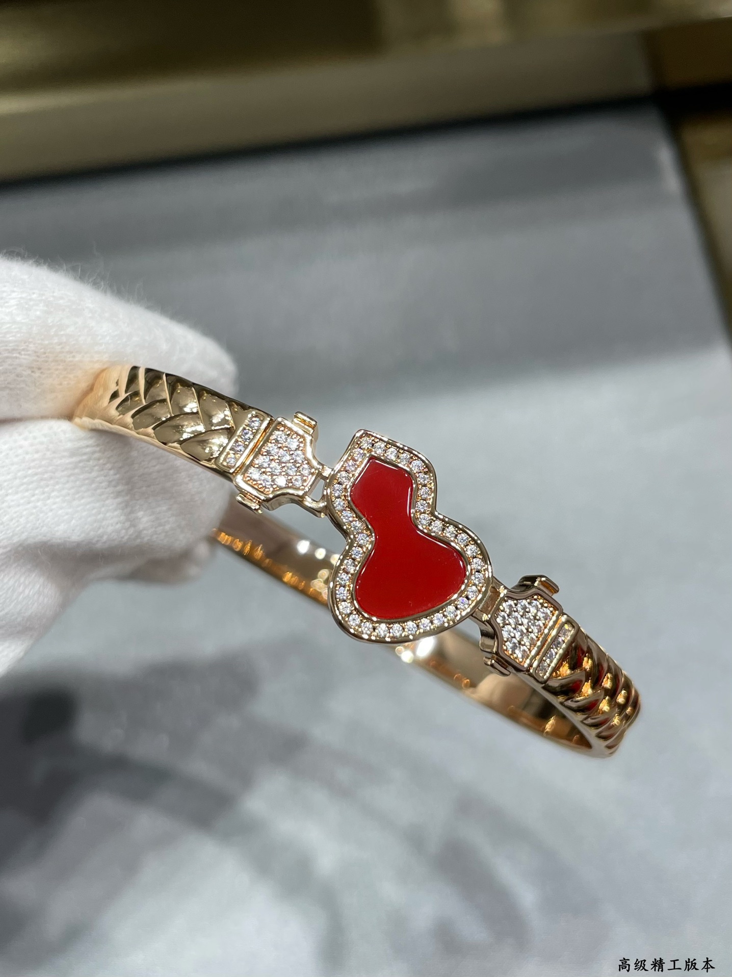 Qeelin Wulu bracelet 18K rose gold red carnelian white diamond 17cm